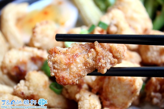 【台南中西區】炸去啃 Fried Go Eat (台南永福店)–可內用工業主題鹽酥雞店價格一樣平價!還有海鮮丼、雞肉丼、懷舊與異國炸物拼盤。 台南美食/台南小吃/中西區小吃/中西區美食