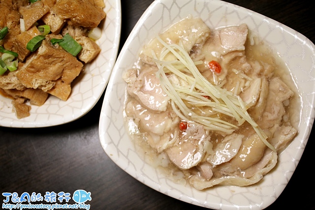 【捷運南京復興】神仙川味牛肉麵–台北國際牛肉麵節獲得第一名的牛肉麵!川味湯頭不油膩、味道富有層次。 雙連牛肉麵/雙連小吃/雙連美食