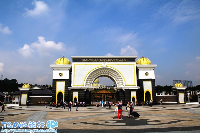 【馬來西亞旅遊❤吉隆坡一日遊景點】國家皇宮 Istana Negara + 國家英雄紀念碑 National Monument + 獨立廣場周邊景點 Merdeka Square。吉隆坡旅遊景點推薦/吉隆坡婚紗拍攝景點推薦