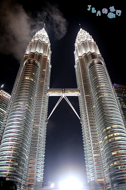 【馬來西亞旅遊❤吉隆坡一日遊景點】吉隆坡雙峰塔 Petronas Twin Towers（雙子星大樓/KLCC）