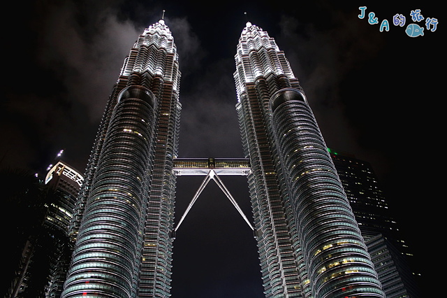 【馬來西亞旅遊❤吉隆坡一日遊景點】吉隆坡雙峰塔 Petronas Twin Towers（雙子星大樓/KLCC）