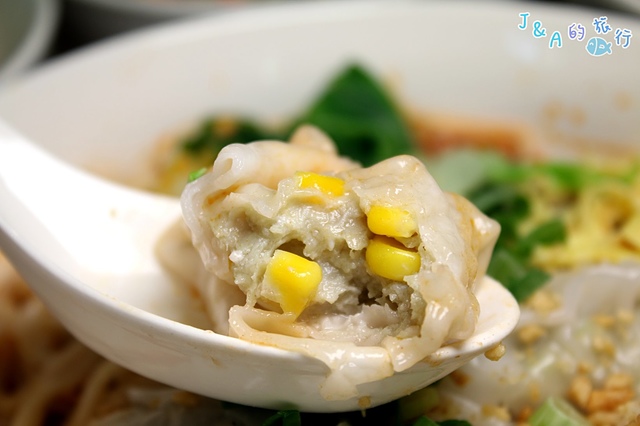 雲謙徽餛飩 黑嚕嚕墨魚餛飩.雙色麻醬抄手讓人眼睛為之一亮~【捷運文湖】內湖美食/內湖小吃