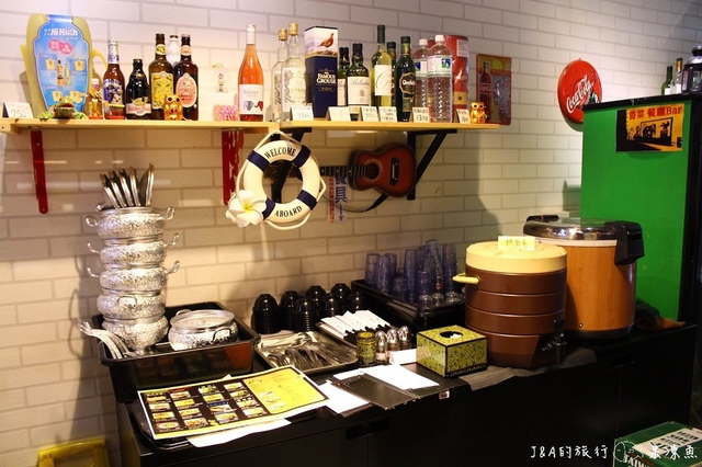 【捷運忠孝復興】香菜餐廳Bar–100%純蝦製成的月亮蝦餅令人驚艷!!!