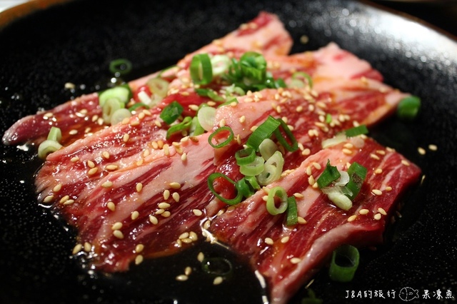 【捷運台北橋】肉王炭火燒肉和牛居酒屋–美國Prime級的瘦肉與油脂的組合，Juicyu又多汁!!