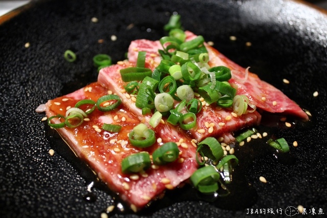 【捷運台北橋】肉王炭火燒肉和牛居酒屋–美國Prime級的瘦肉與油脂的組合，Juicyu又多汁!!