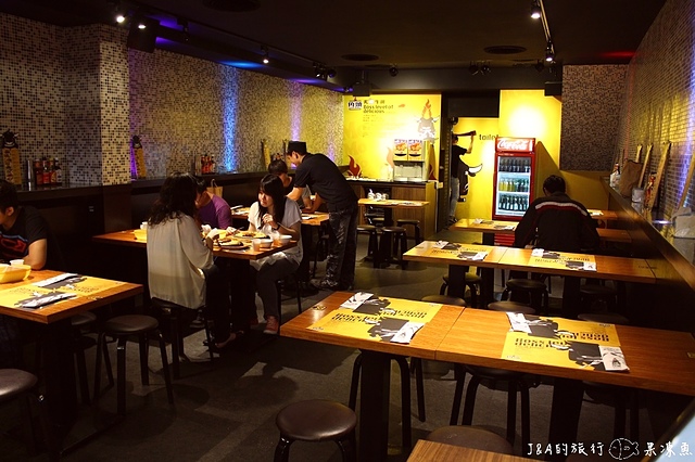 【新北/捷運新莊】角頭炙燒牛排–多種醬料任你選，夜市平價牛排，大哥級的美味就在這兒~