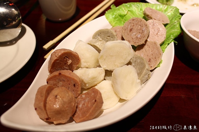 【捷運大安】饕鍋–精緻特色火鍋專賣，必點外酥內軟多汁川丸子!!!