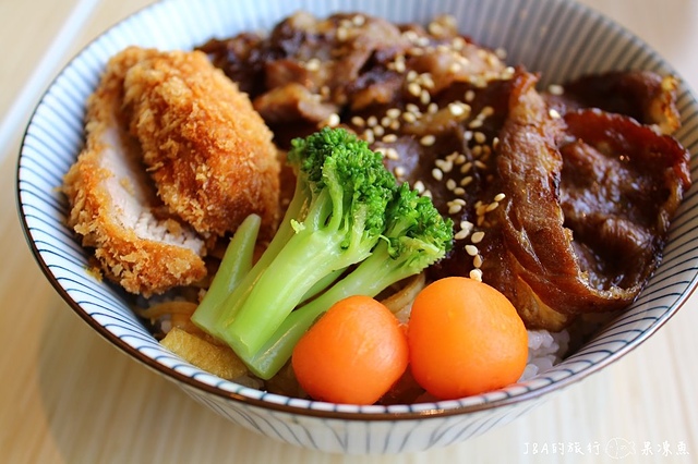 【捷運西門】鮮五丼DonMono丼飯專賣店–烤牛勝丼嚐鮮~