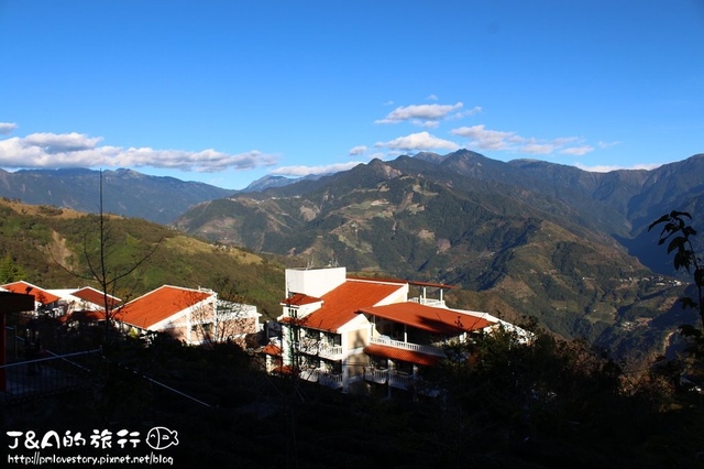 【南投/清境】清境白雲渡假山莊 住宿篇–綠色情漾房，飽覽美麗景色~到清境跨年住宿可以參考嚕!