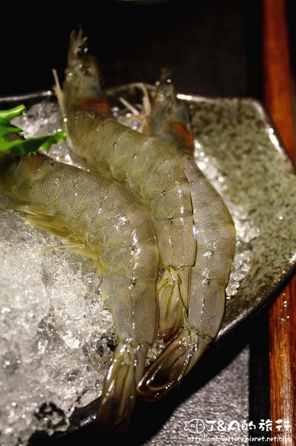 【捷運松江南京】鮮定食–海鮮牛肉燒定食，現煎牛小排搭上厚實生魚片，給你不同的定食饗宴!