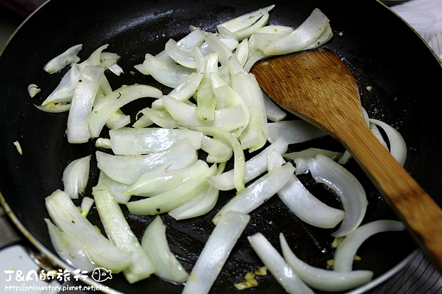 【食譜】Gusti五彩造型麵–焗烤咖哩野菇義大利麵、濃湯義大利麵